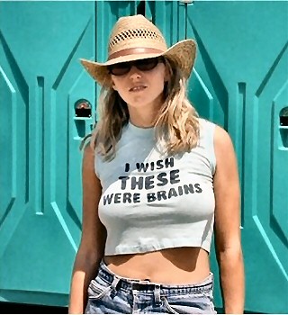 Vorsitzende Jenny, die sich wünscht zwei große Gehirne zu haben